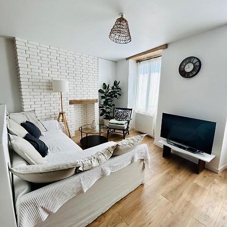 Appartement Cottage Au Coeur De Nemours Exteriör bild