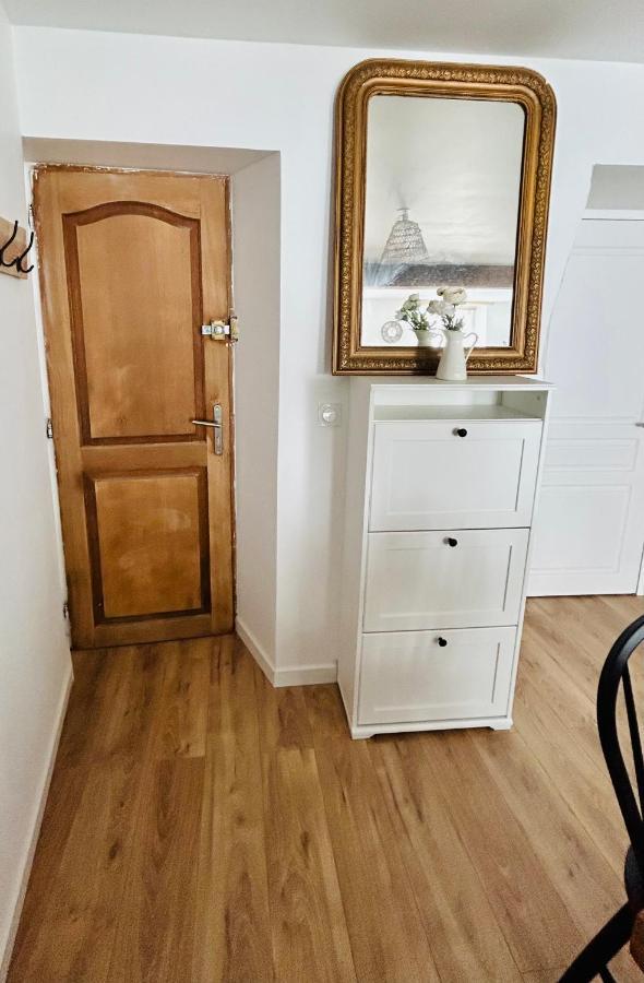 Appartement Cottage Au Coeur De Nemours Exteriör bild