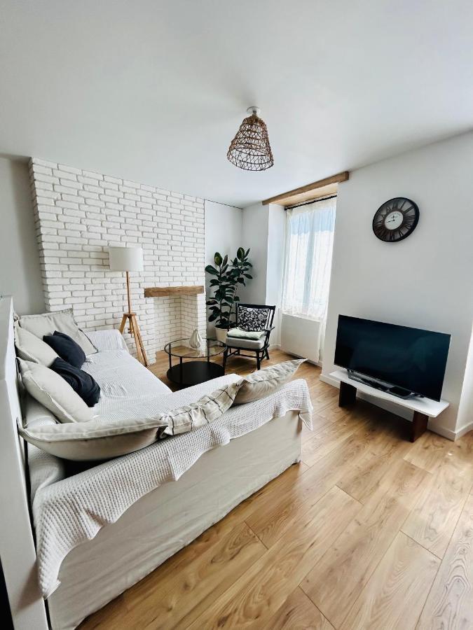 Appartement Cottage Au Coeur De Nemours Exteriör bild